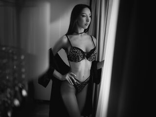 topless webcam girl AlishaWayne