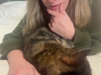 Salut, je suis Alice Dubois FrX, 34 ans Française et Parisienne et prête à m’amuser avec toi !Grande blonde, avec des yeux bleus et un sourire qui te fera craquer. Je suis là pour te faire vivre des moments uniques, fun et sexy en live ! Je suis ouverte à toutes sortes de propositions et j’adore jouer avec toi, relever des défis et explorer tes désirs les plus fous.Ma spécialité ? Le Squirting !&nbsp; J