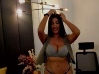 They say I have a calm smile and an energy that feels like a chat with someone you trust. I love listening, laughing, and creating a space where you can relax and have a good time without pressure. I am curious, playful (sometimes a little mischievous), and I like things to flow naturally. If you like authentic connections, I think you will enjoy stopping by here.