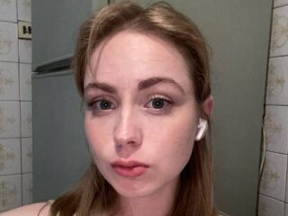 masturbating cam girl AmiNahha