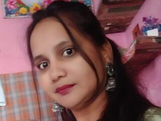 naughty camgirl fingering pussy EmiliaWalker