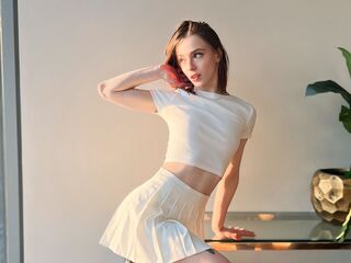 girl showing tits EmmaFlorences