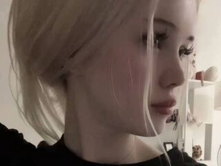 kinky webcam model HeatherHeinitz