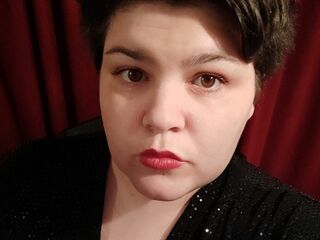 cam strip tease IonyEllaa