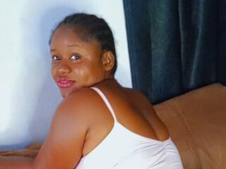 naughty camgirl photo KiraDon