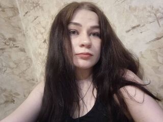 cam girl playing with vibrator MilanaCroft
