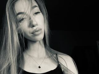 webcam live show NikkiTenerovich