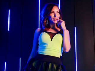 camslut fingering pussy VanessaCalypso