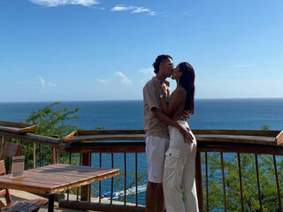 cam couple live AxelAndArielle