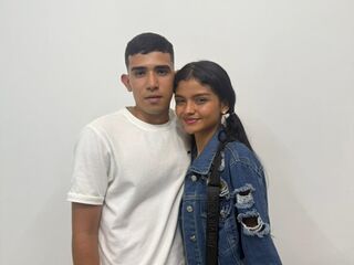 nude camgirl giving blowjob BlakeAndJess