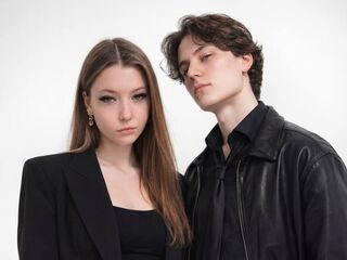 dirty couple live cam LeoAndMira