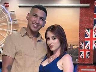 couple showing pussy LukeAndSofiabl