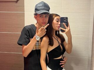camcouple masturbating with sextoy SofyAndLukas