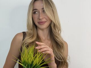 cam girl playing with dildo AliceJime