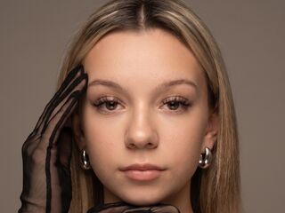 topless webcam girl AmandaRandolph