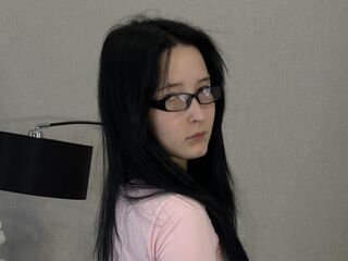 naughty cam girl fingering shaved pussy AnnelieseFlorio