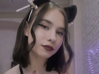 camwhore masturbating with vibrator ArleenIzzy