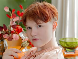 camwhore shaved pussy AuroraGlo