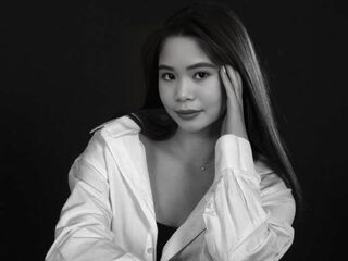 camgirl playing with dildo AyaNicole