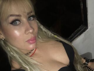 cam girl masturbating with sextoy BarbieLu