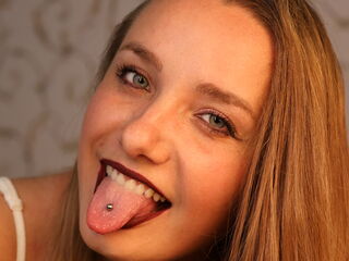 sexy webcamgirl BelleCox