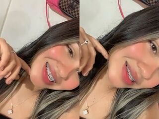 fingering camgirl CamilaFezz