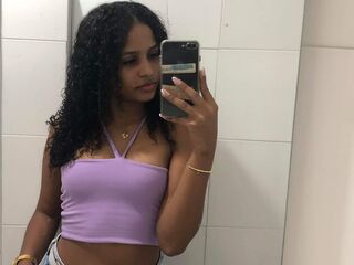 topless webcamgirl CamilaHank