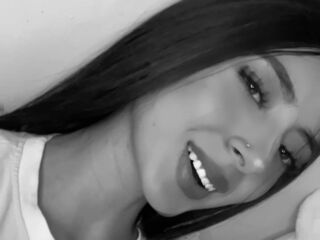 naughty camgirl masturbating with dildo CamilaLorns