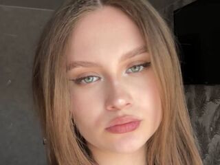 masturbating CarylonPreis