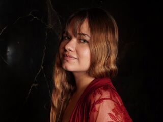 cybersex chatroom CharlotBlonde