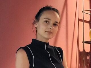 masturbating CherlynAltice