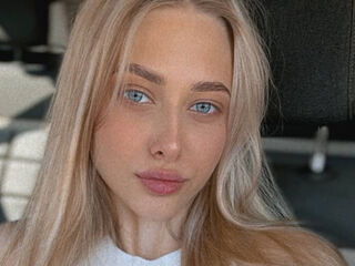 adult webcam chat room ChristyMarshall