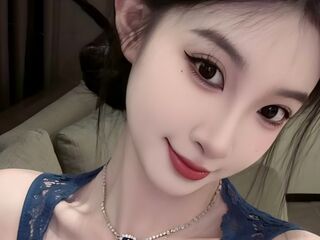 topless camgirl ClaraElla