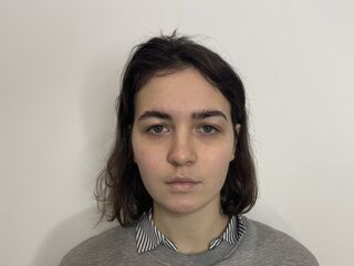 cam girl playing with sextoy CorinaHariri