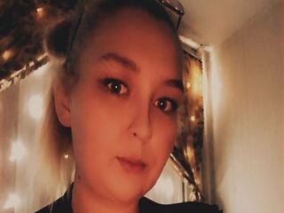 girl webcam naked CrystalSins