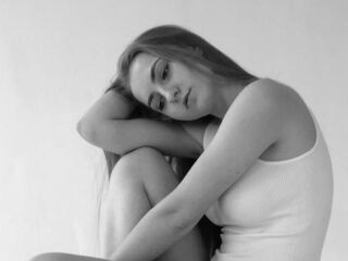 adult cam show CwenGammell