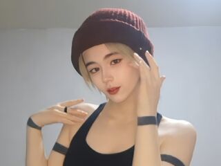 nude camgirl photo DanaMoretti