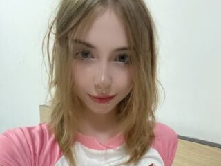 girl chatroom DaniGlow