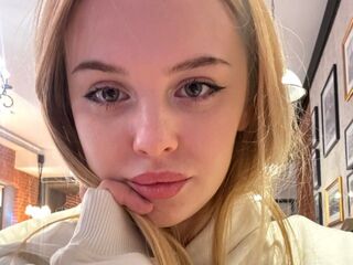 camgirl DevonaBradner