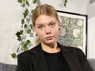 webcam bitch DonellaAndra