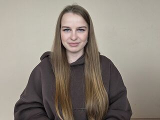 shaved pussy webcam DonetteSally
