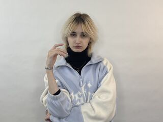camgirl masturbating with sextoy DorisTorchio