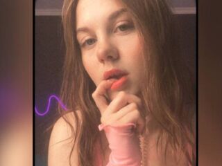 camwhore shaving pussy DynaBae