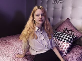 cam girl masturbating with dildo EleanorCain