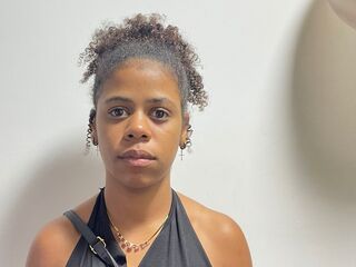 camgirl fingering pussy EmaVallerin