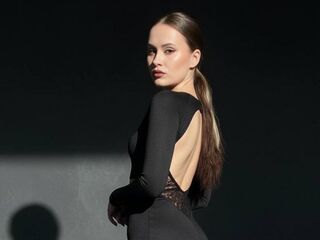 live sex show EmilyGiffin