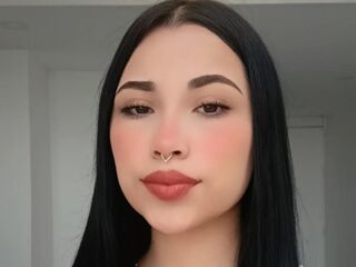 camwhore masturbating with vibrator EmilyMorrison