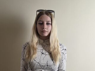 topless cam girl EvelynReynaga