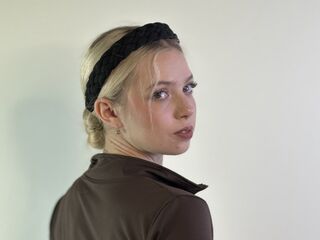 camwhore spreading pussy EvetteHilado