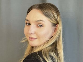 cam strip tease FloraBrenden